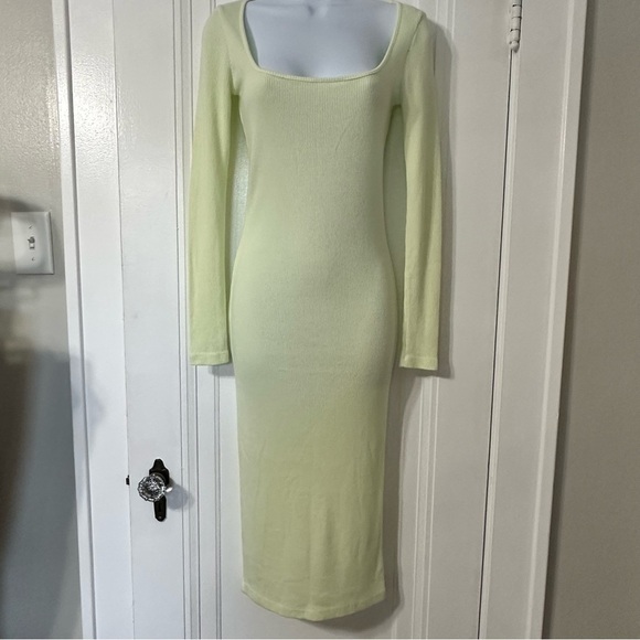 Monrow-Revolve light lime green midi, ribbed, NWOT small - Picture 4 of 7